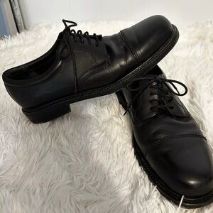 Classic Black Leather Men's Shoes 10.5 Hunter’s Bay. Great preowned‎ condition.